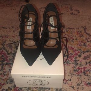 3.5 in Steve Madden pumps